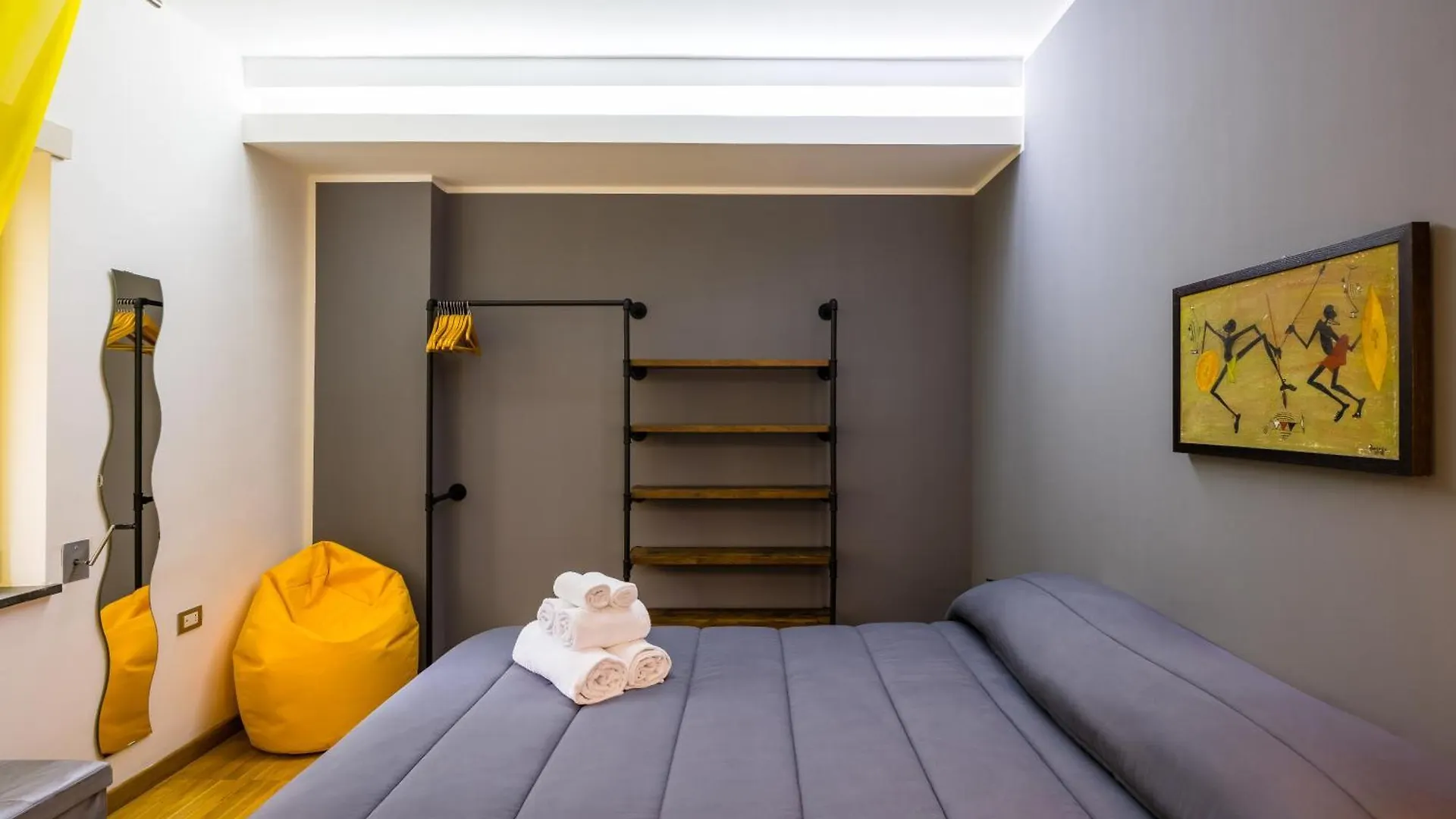 Fresh And Trendy Flat At Vomero Naples