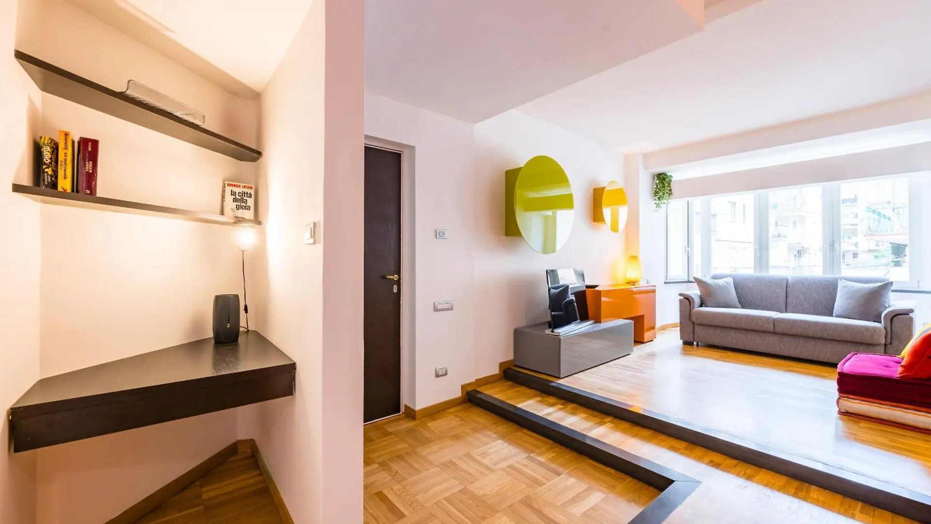 Fresh And Trendy Flat At Vomero Naples 0*,