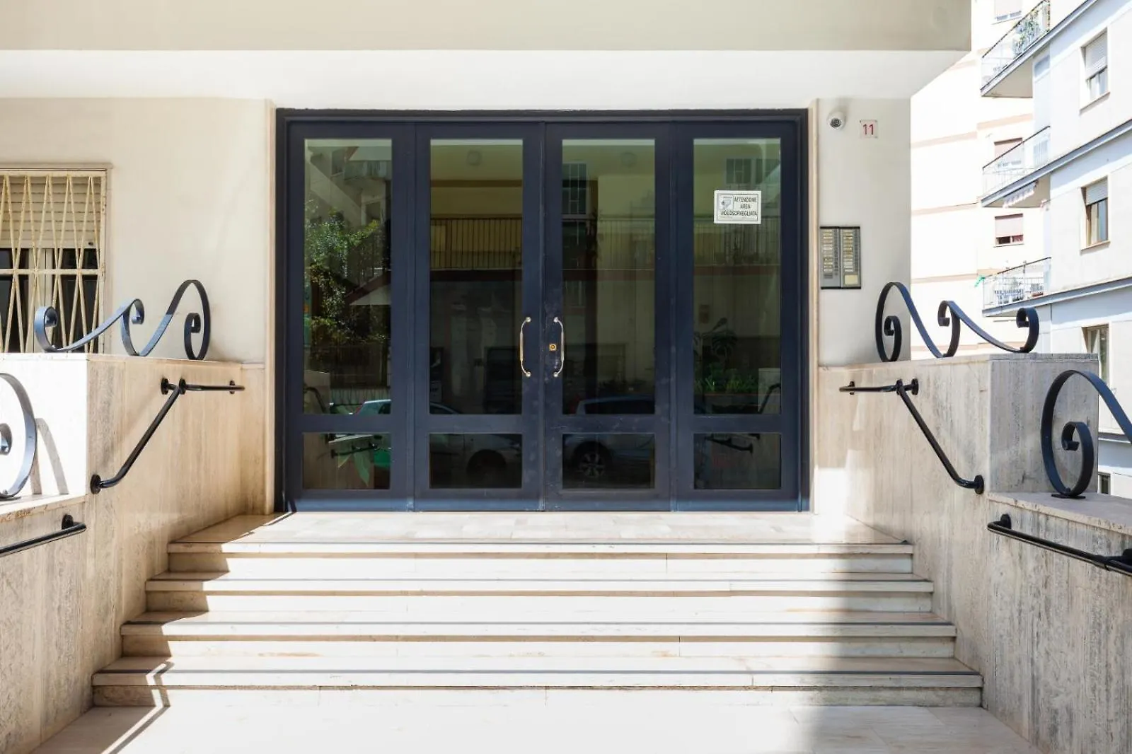 Fresh And Trendy Flat At Vomero Naples