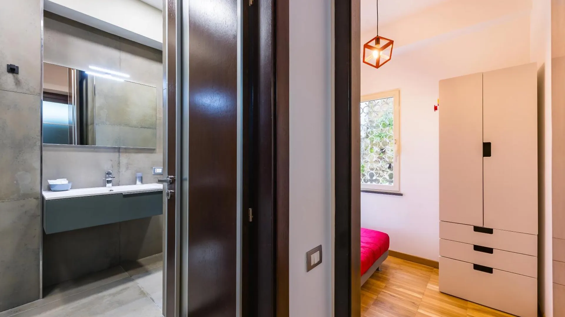 Fresh And Trendy Flat At Vomero Naples Italy