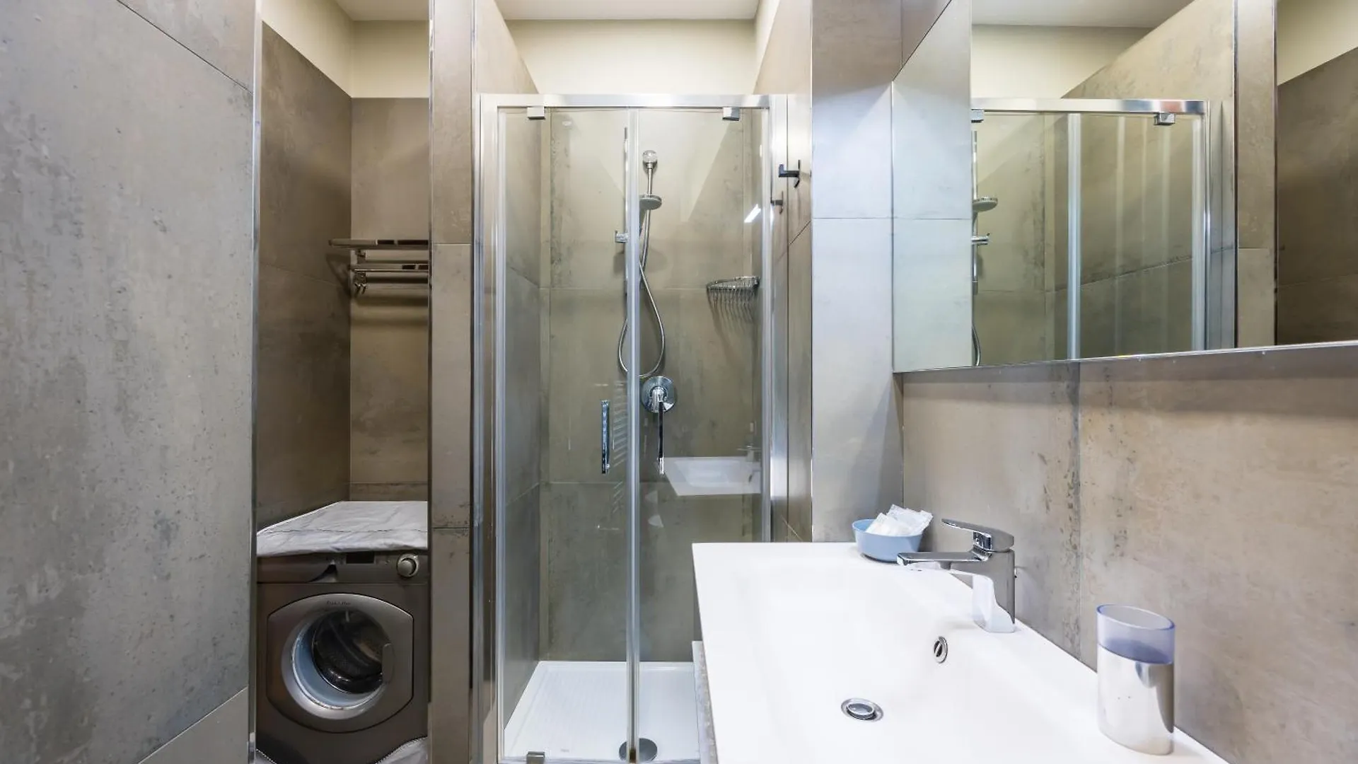 Fresh And Trendy Flat At Vomero Naples Italy