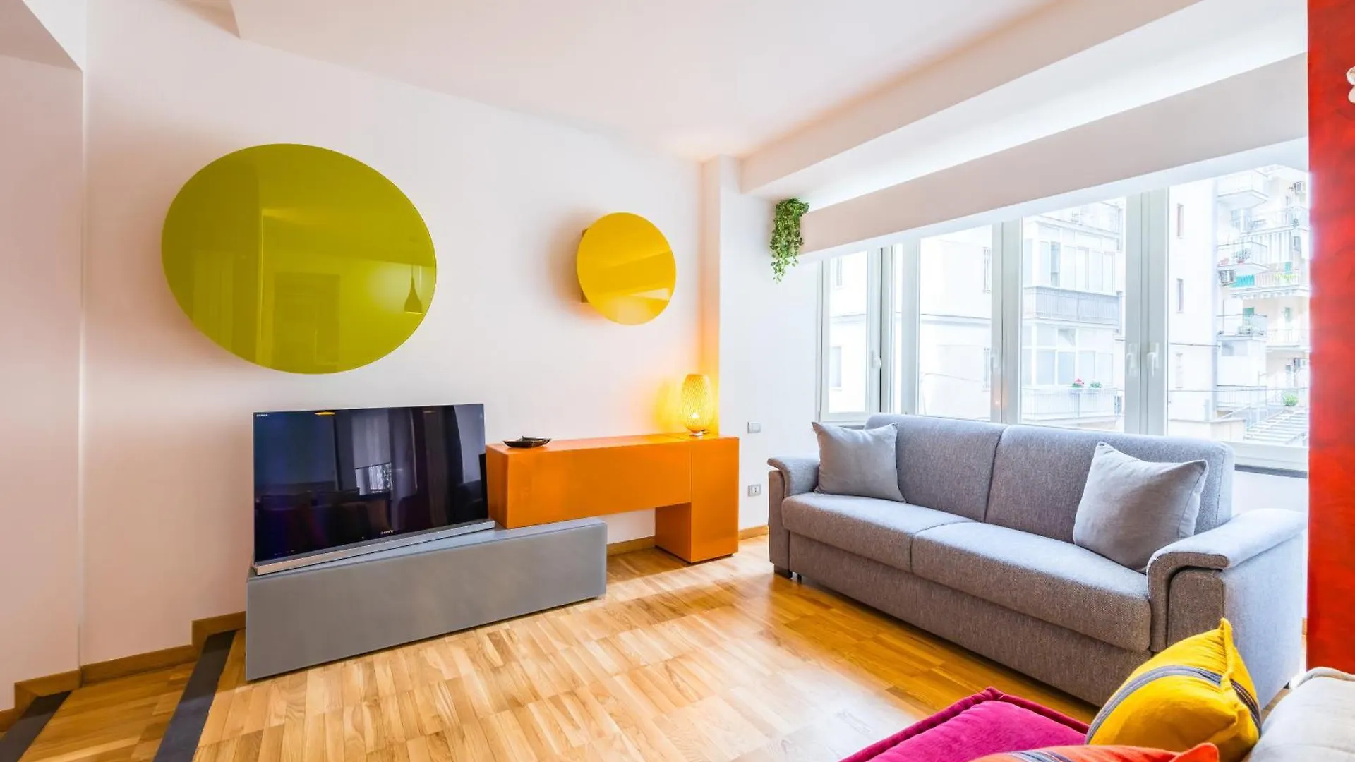 Fresh And Trendy Flat At Vomero Naples